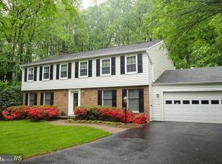 12246 Westwood Hills Dr, Herndon, VA 20171