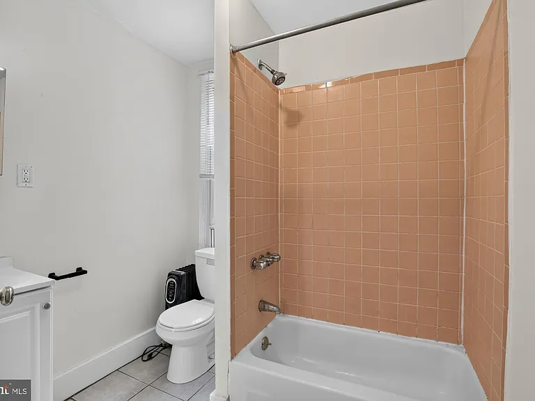 129 W Susquehanna Ave #2F — Photo 6