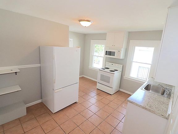 UPDATED KITCHEN WITH DISHWASHER