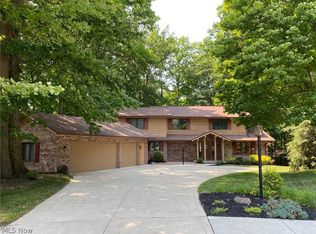 10882 Fawn Meadow Ln, Strongsville, OH 44149
