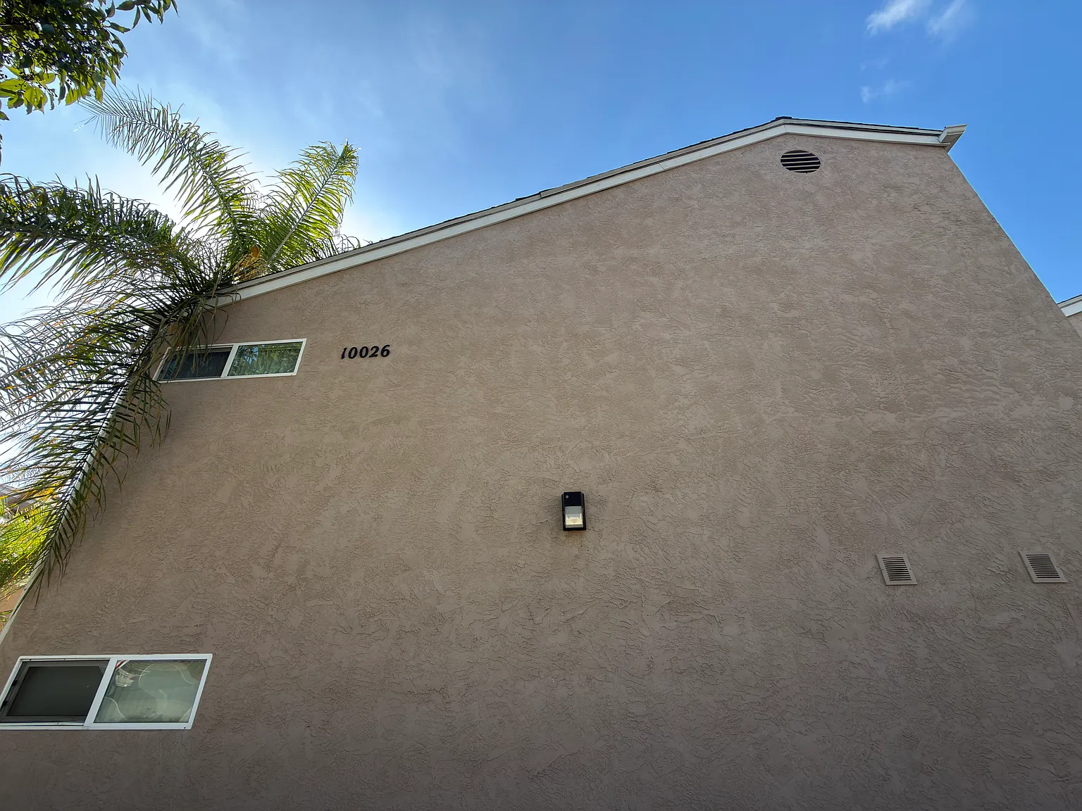 2 bed, 956 sqft, $3,000 — Photo 2