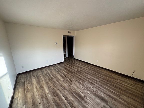 2nd image of 705 & 711 W Washington Ave #11505422