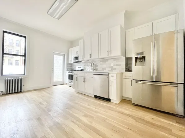 374 Bleecker Street image 8 of 11