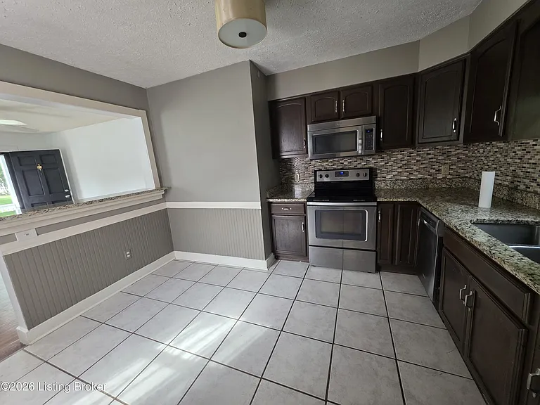 11907 Locust Rd — Photo 5