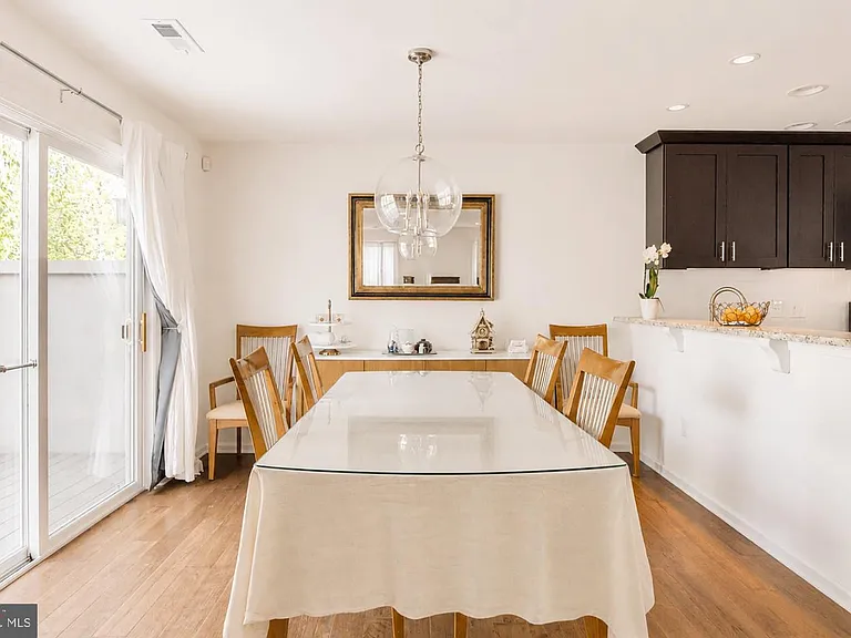 4 Regency Ct — Photo 15