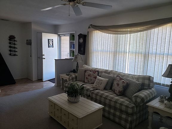 3rd image of 36 Colony Dr