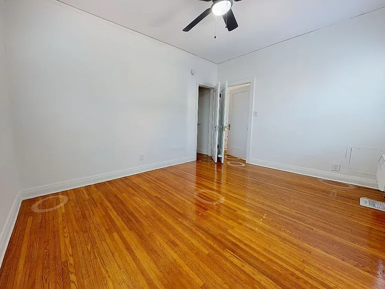 1002 N Sweetzer Ave — Photo 8