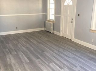 33 Douglas St, West Warwick, RI 02893