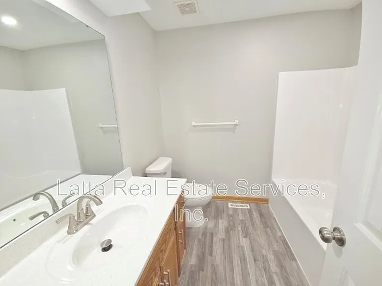 1834 Kingbird Ln — Photo 10