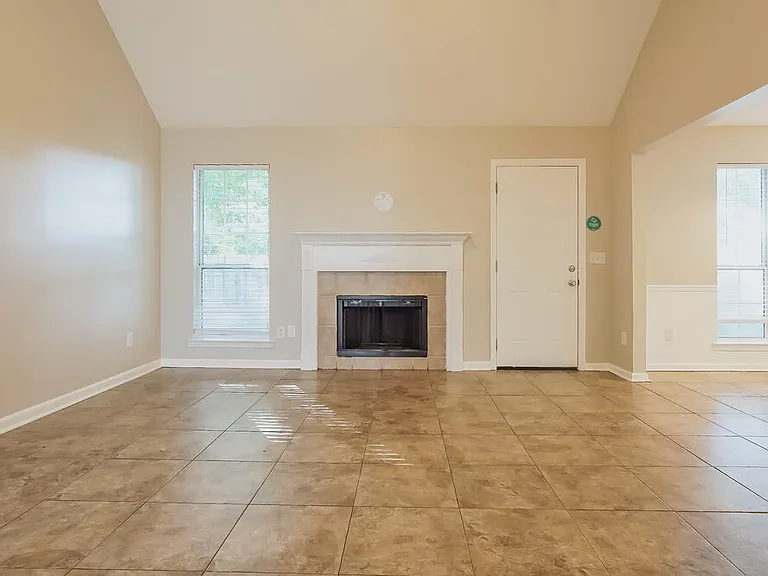 8028 Rockhampton Cir — Photo 3