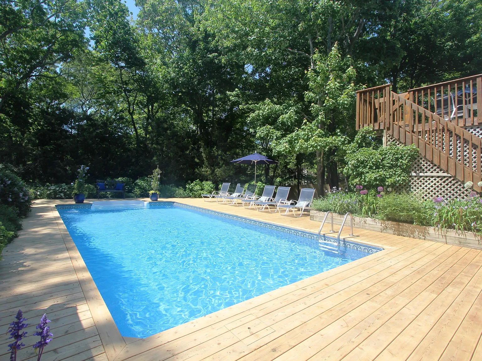Wooded Contemporary — Photo 2