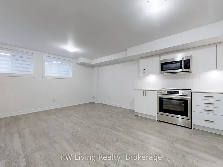106 Green Gardens Blvd #B — Photo 3
