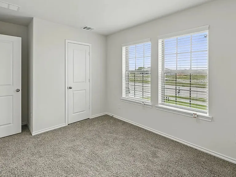 505 Lansdowne Dr — Photo 24
