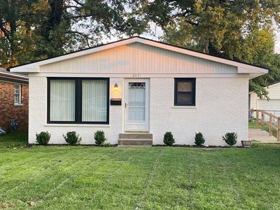 2051 Cass Ave, Evansville, IN, 47714