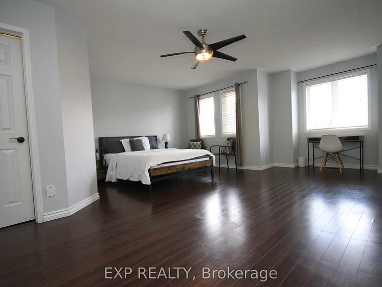 1318 Mowat Ln — Photo 16