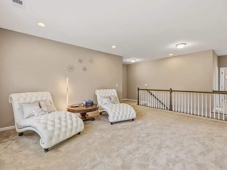 167 Alexandria Dr — Photo 25