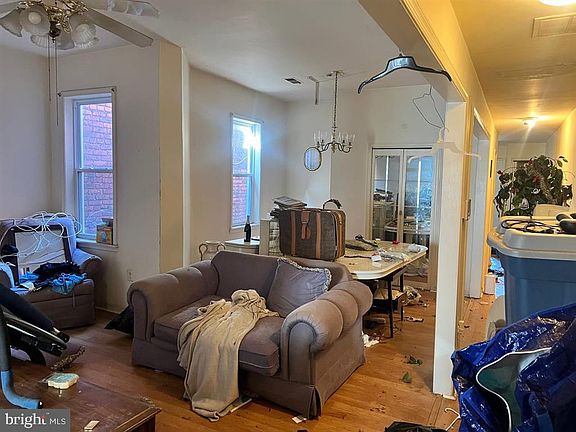2nd image of 1014 6th St NE