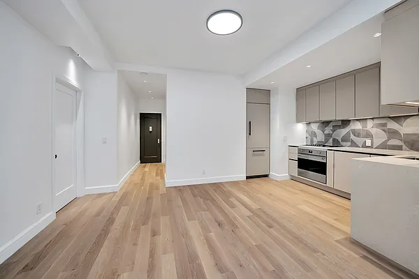 Sold by Argent Advisors LLC | media 21