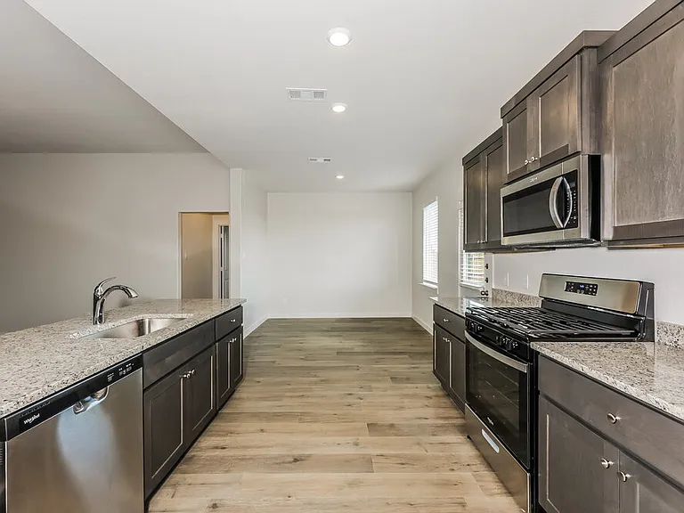 313 Patton Ln — Photo 7