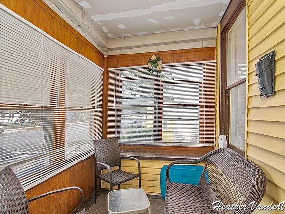 3rd image of 922 Lafayette Ave SE