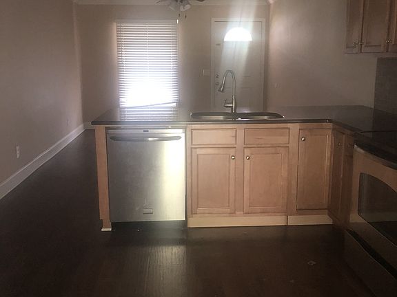 4th image of 1418 N Tennessee Blvd