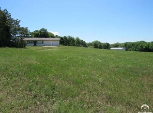 16977 27th St, Lawrence, KS 66044