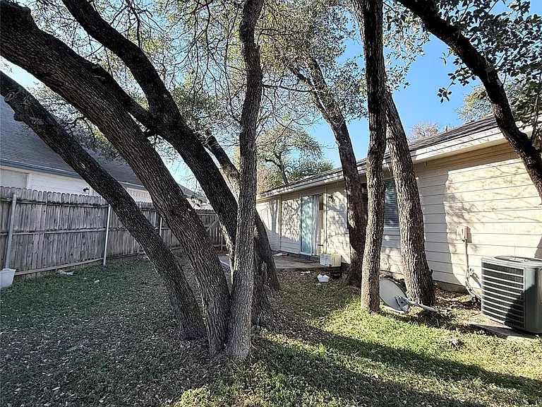 8621 Talyne Chaise Cir #B — Photo 38