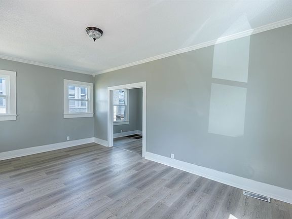 3rd image of 746 Meridian St