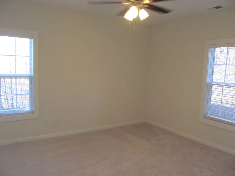2606 Pennoak Way #F — Photo 12