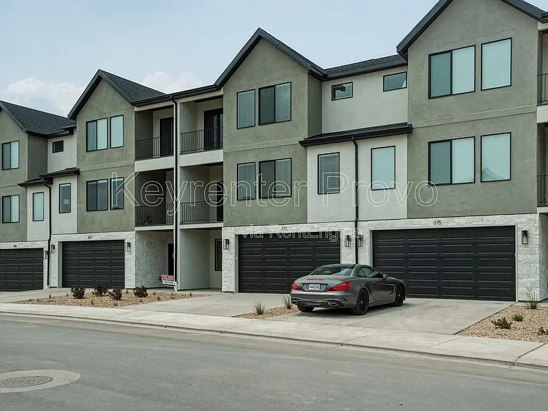 371 E Levengrove Dr — Photo 34