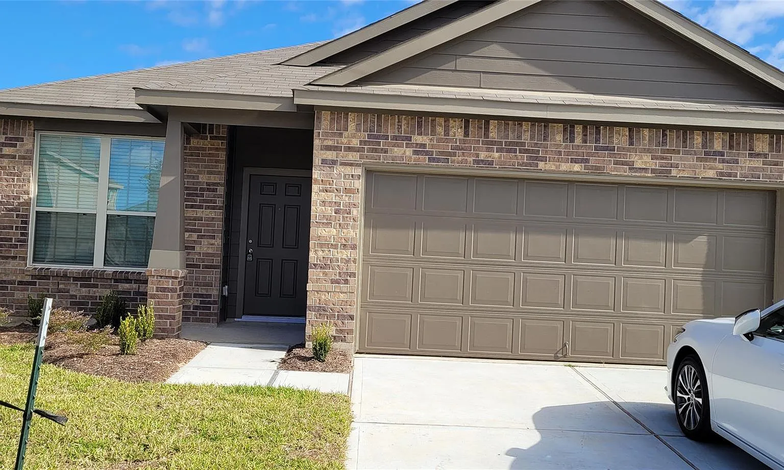 3 bed, 2.0 bath, 1500 sqft, $2,150 — Photo 1