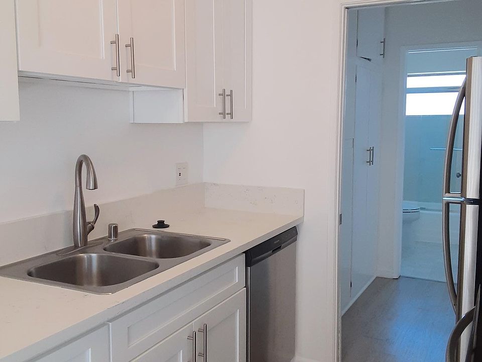*IMAGES: Model Unit -Vacant units might differ slightly, inquire within for images/video from our manager*