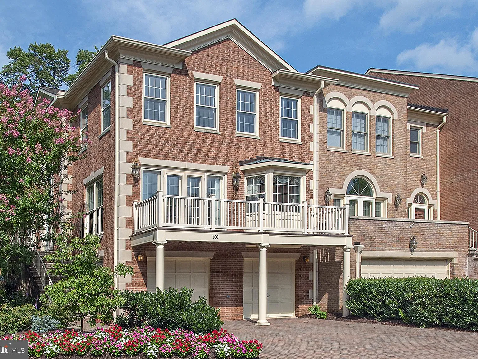 3 bed, 3.5 bath, 3302 sqft, $5,400 — Photo 1