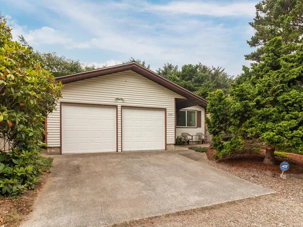 2305 NW Keel Ave, Lincoln City, OR 97367