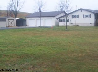 649 N Morgan Ridge Rd, Fairmont, WV 26554
