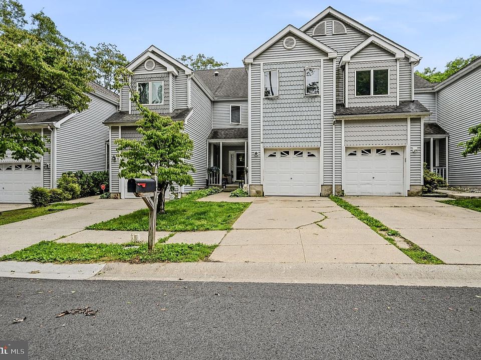 1st image of 204 W Longspur Dr