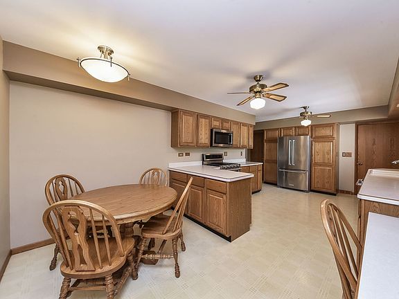 5th image of 8S526 River Dr