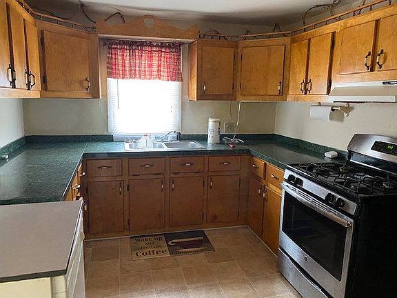 3rd image of 1011 Summerlee Ave