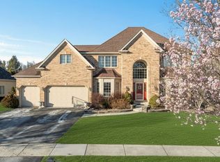 3111 Landore Dr, Naperville, IL 60564