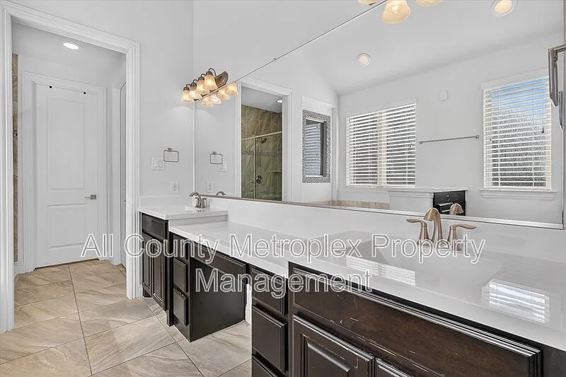 4 bed, 3.0 bath, 3080 sqft, $3,790 — Photo 3