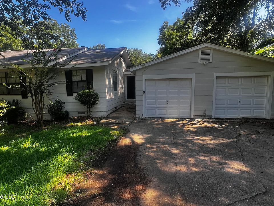1st image of 428 Northside Cir