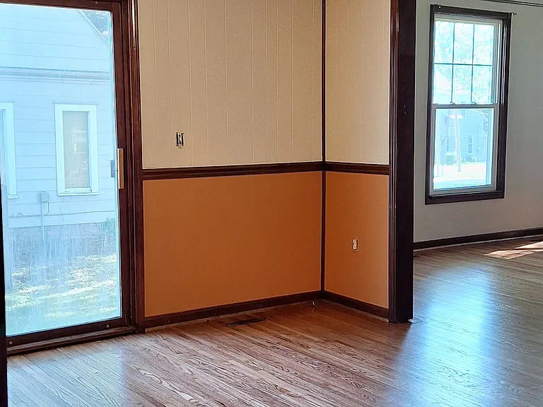 603 N College St — Photo 3
