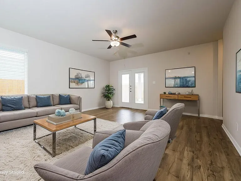 16454 Honeysuckle Hill Dr — Photo 3