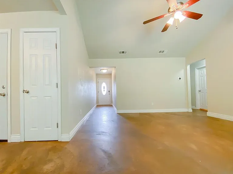 10408 Leaning Willow Dr — Photo 3