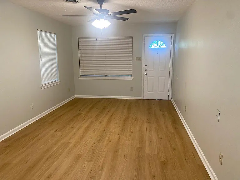 7813 Pruitt Dr — Photo 4