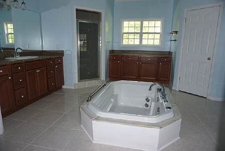 4th image of 2850 NW 31st Pl