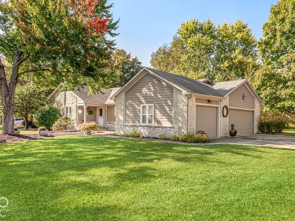 102 Maplewood Dr, Noblesville, IN 46062