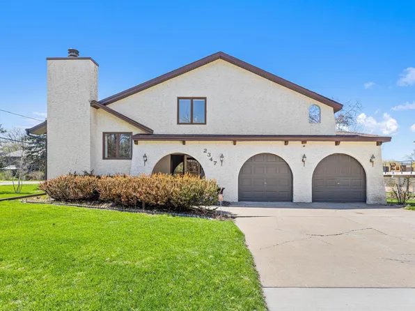 2347 Greenbrier Cir, Little Canada, MN 55117