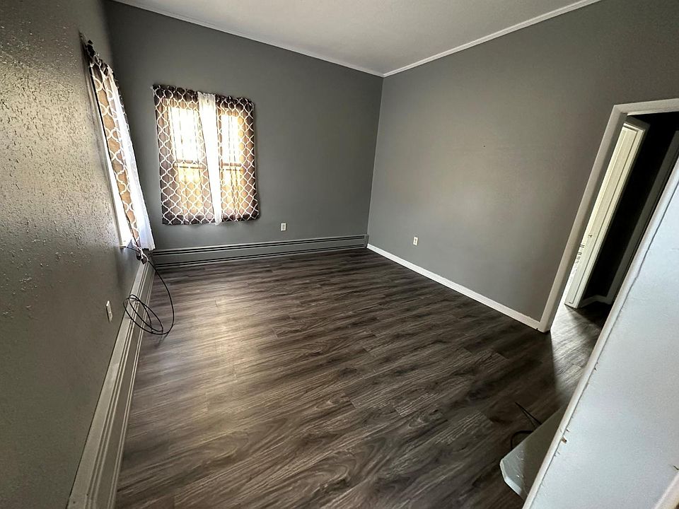 729 W Cedar St Cherokee, IA Zillow