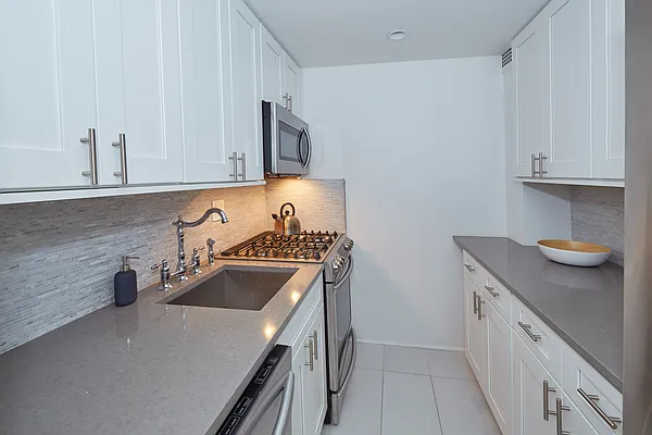 Rented by Christie's International Real Estate Group, LLC | media 6